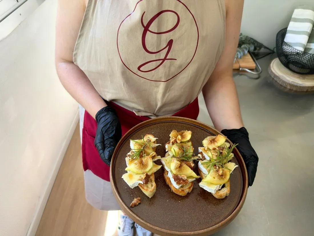 Crostini de Brie con Higos y Miel